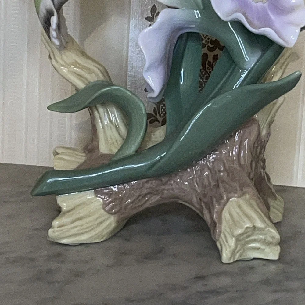 VTG Beautiful Hand Painted Purple Porcelain Iris & Green Hummingbird‎ Figurine